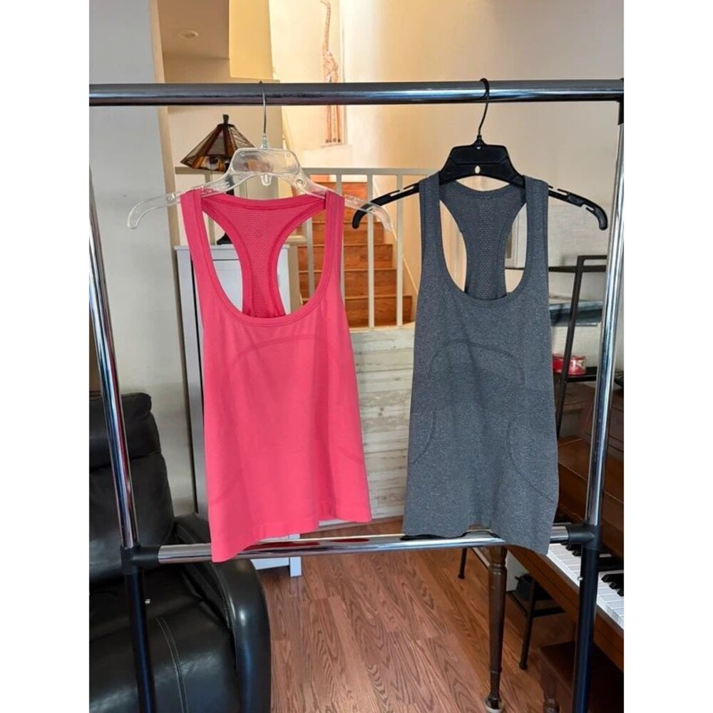 2 Lululemon Swiftly Tank Tops Size 8 Race Length